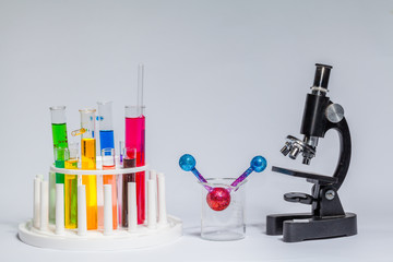 Learn about science in a laboratory using a combination chemistry. Try it in a glass tube and microscope.