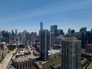Obraz premium Chicago skyline on a blue sunny day - afternoon