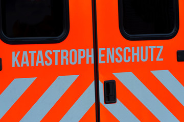 Ein Auto vom Katastrophenschutz