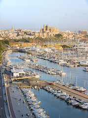 Port of Palma with the Cathedral of Mallorca © Sebas