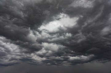 Obraz premium Nuvole cariche d'acqua 