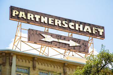 Obraz premium Schild 295 - Partnerschaft
