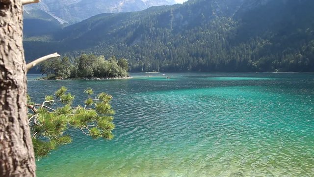 Eibsee an der Zugspitze in Bayern