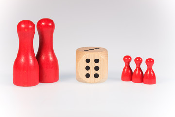 Familie und Spiel (Eltern und drei Kinder)