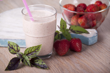 Smoothies with strawberries and basil