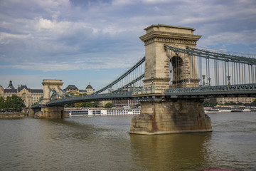 Obraz premium Pont de Chaines - Budapest