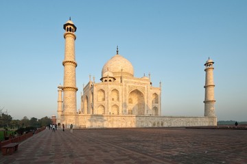 Taj Mahal, Ostansicht