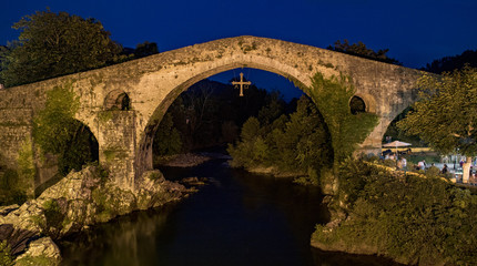Fototapeta premium Puente romano Cangas de Onis