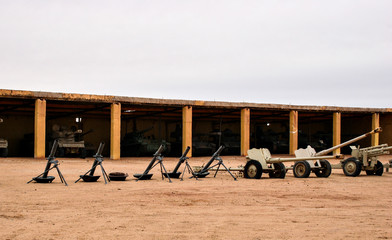 Cañones, tanques y morteros