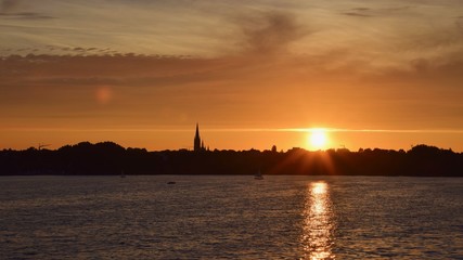 Fototapeta na wymiar Sunset in Hamburg 