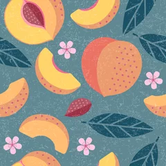 Tapeten Küche Nahtloses Muster der Pfirsiche. Ganze und geschnittene Pfirsiche mit Blättern und Blumen auf schäbigem Hintergrund. Ursprüngliche einfache flache Illustration. Schäbiger Stil.
