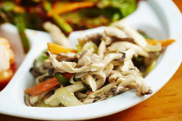 salad with chicken and vegetables