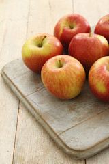 preparing fresh apples