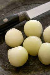 preparing fresh melon