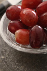preparing fresh grapes