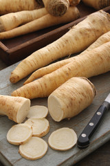 preparing racine root parsley