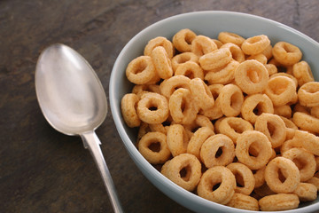 loose breakfast cereal in bowl