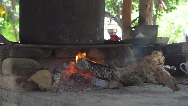 Hornillas brasas Olla
