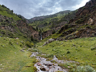 Fototapeta na wymiar Kegety donga waterfall Kyrgyzstan