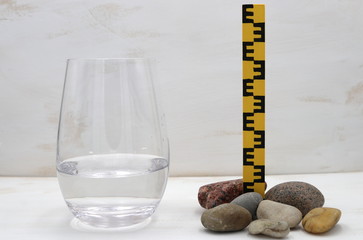 Der Pegel in den Flüssen sinkt - unser Trinkwasser wird knapp