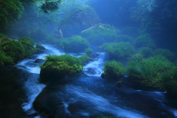 夏の元滝伏流水