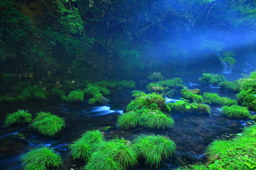 夏の元滝伏流水