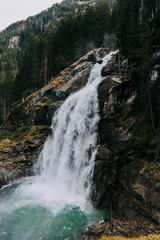 Obraz na płótnie Canvas Wasserfall in Österreich