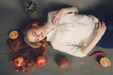 girl with fruit