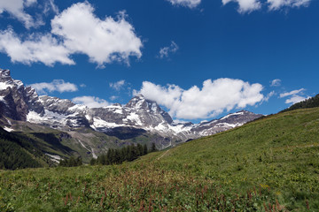 Fototapeta na wymiar Alpine landscape with mount Matterhorn, Breuil-Cervinia, Italy.