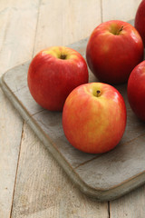 preparing fresh apples