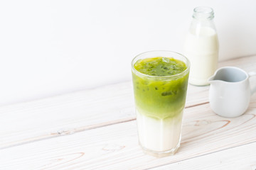 iced matcha green tea latte