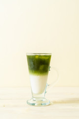 iced matcha green tea latte
