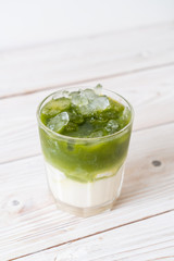 iced matcha green tea latte