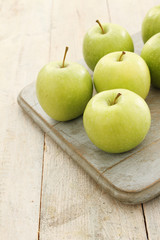 preparing fresh apples