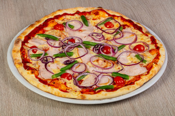 Pizza with ham