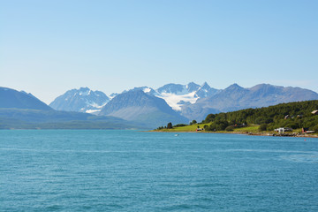Fototapeta na wymiar Paysage norvegien mer de Barents