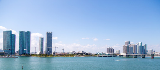 Obraz premium Skyline und Beach von Miami, Florida