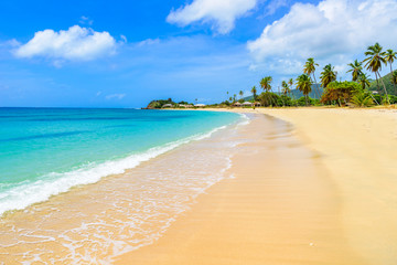 Paradijsstrand bij Morris Bay, Tropisch Caraïbisch eiland Antigua