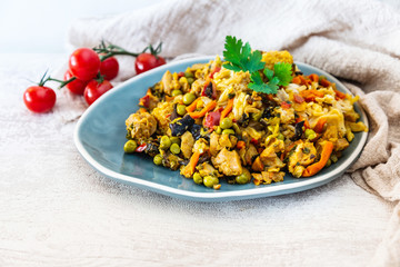 Asian Noodles with Chicken and Black Mushrooms,Coriander