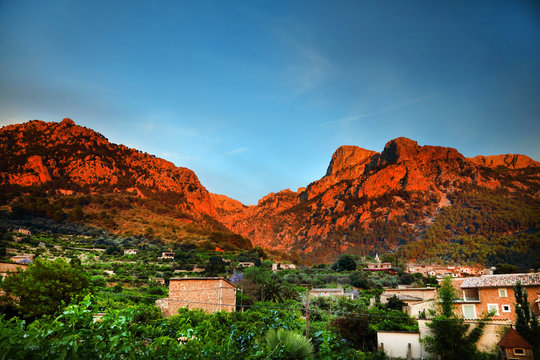 Tramuntana mountain range, Soller in foreground, Biniaraix, Mallorca, Spain