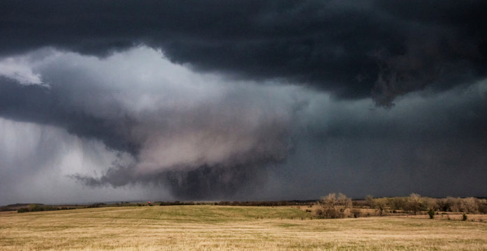 Violent EF-3 tornado, Tescott, Kansas, US