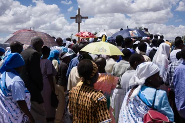 Foto auf Acrylglas African Christian Mass in Kenya  © Yehuda