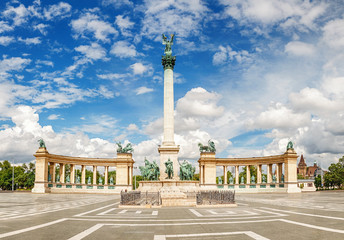 Fototapeta premium Heroes Square without people in Budapest, Hungary