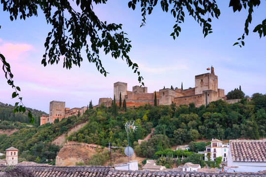 Vista de la Alhambra al atardecer desde el mirador de carvajales
