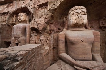 Jaina Statuen in Gwalior, Indien