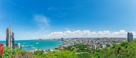 Fototapeta premium Panorama view sea on mountain can see city and building,Pattaya beach,Thailand