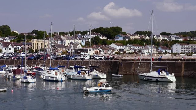Small boat moving in Saundersfoot harbour