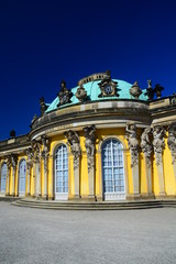 Obraz premium The magnificent palace of Sans Souci, commissioned by Frederick the Great in Potsdam, Germany