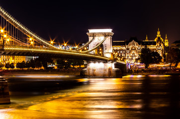 Obraz premium Danube river at night
