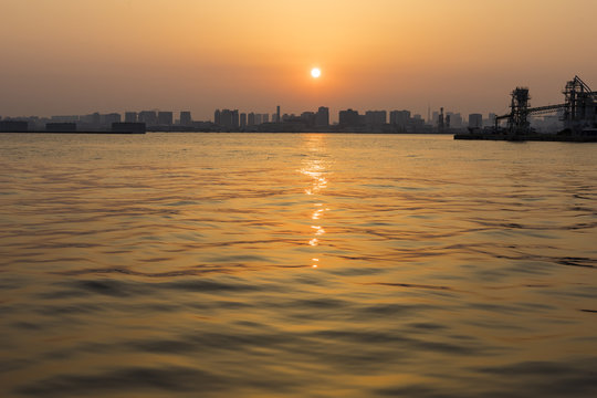 東京湾の日没